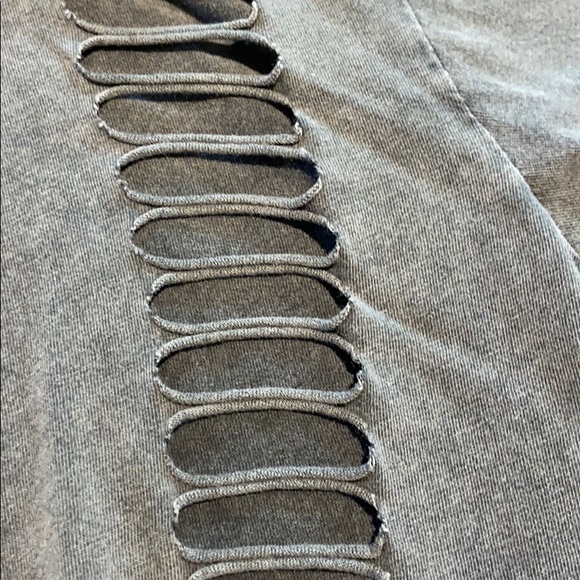 Cropped Top - Picture 2 of 6